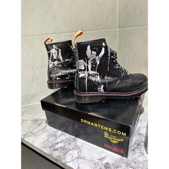 Sex Pistols Backhand Straw Grain Boot Dr. Martens Size 10 Men's New - Box Black - Picture 2 of 6